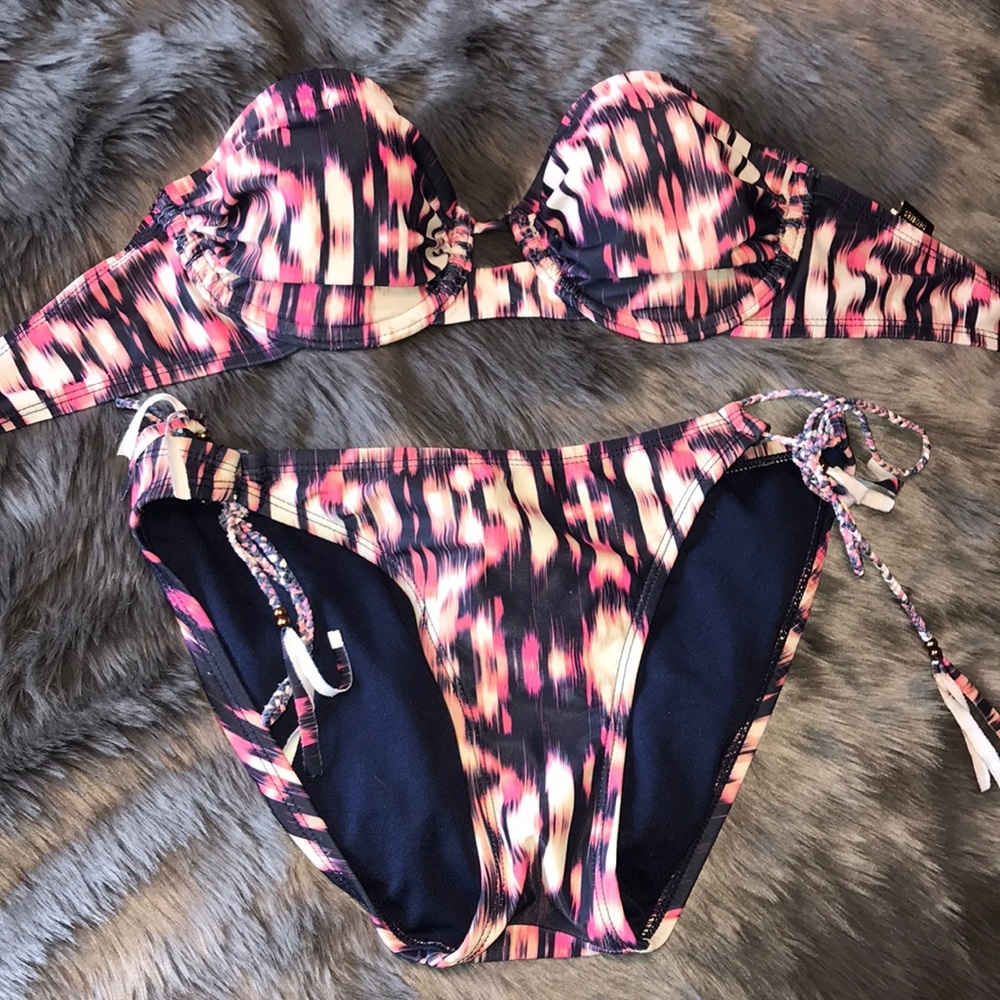 Super cute bikini!